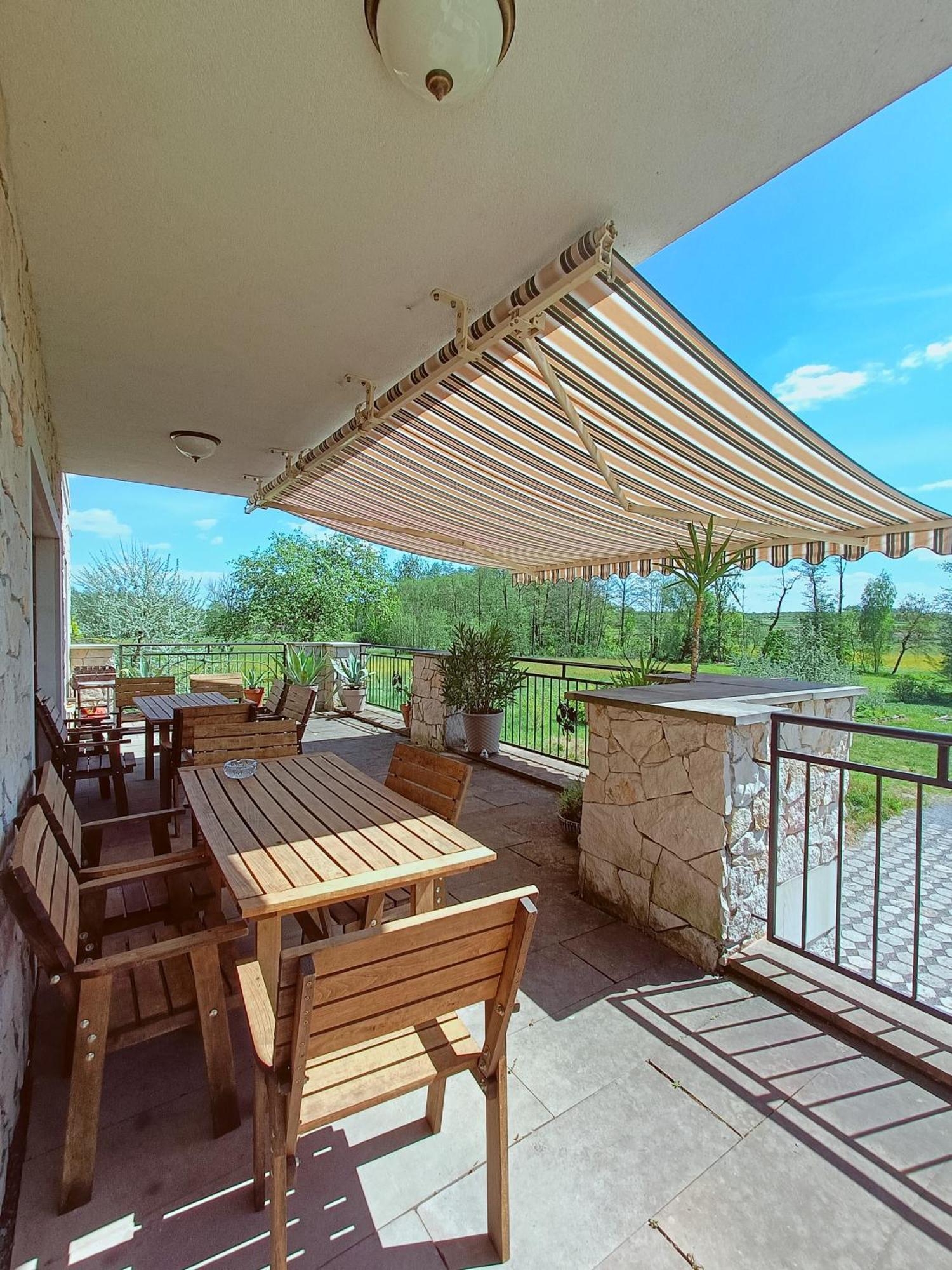 Apartament Winnica Avra *
